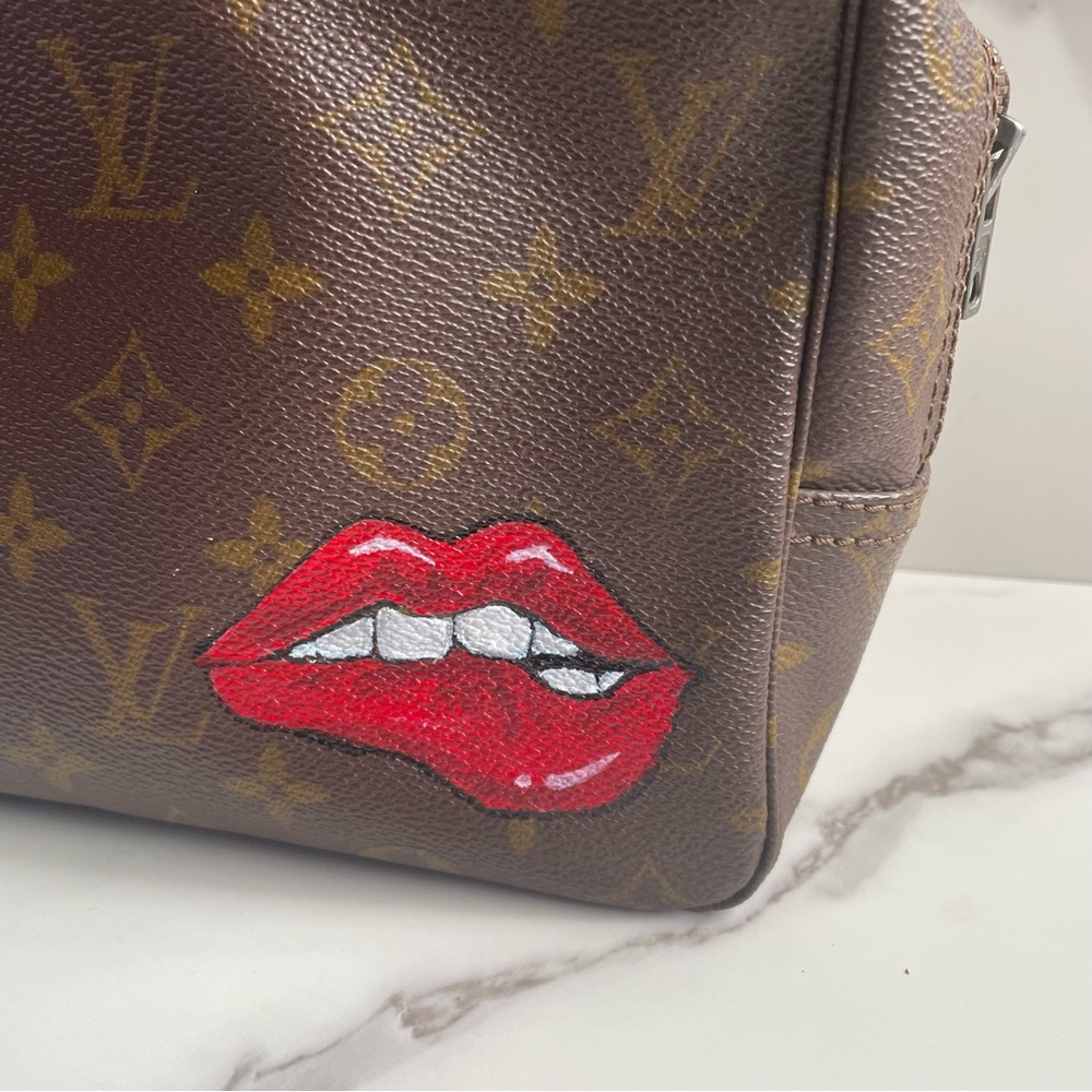 LV Monogram Handpainted  Crossbody 🫦 - Picture 4 of 13